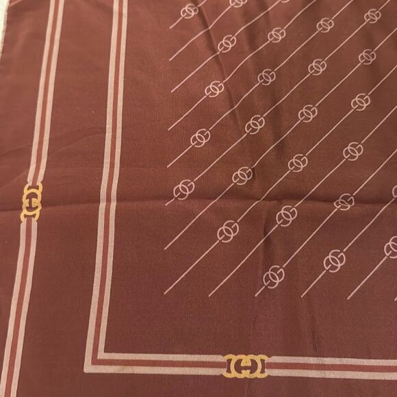 Vintage Authentic Large Gucci Silk Scarf in Burgundy & Brown Interlocking G’s. - Picture 3 of 8